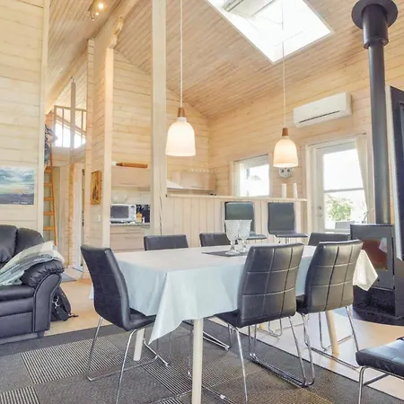 펜션 Stunning Home In Hemmet With Sauna Hemmet